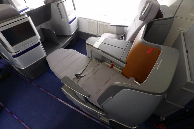 Nó có thể duỗi ra thành giường nếu hành khách muốn ngả lưng trong chuyến bay dài vượt Đại Tây Dương.
